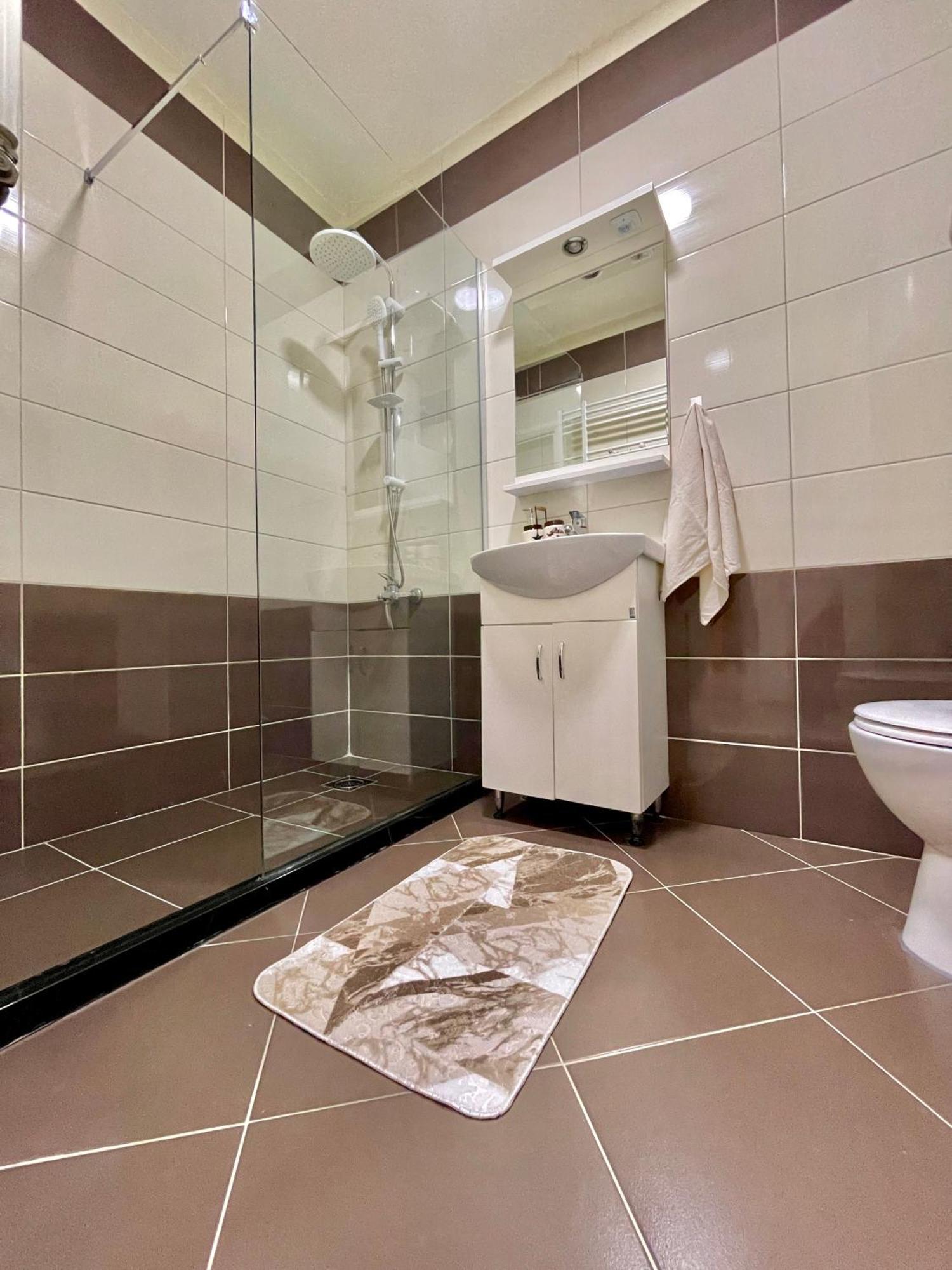 Entire Apartment - Near The Center Prishtinë Ngoại thất bức ảnh