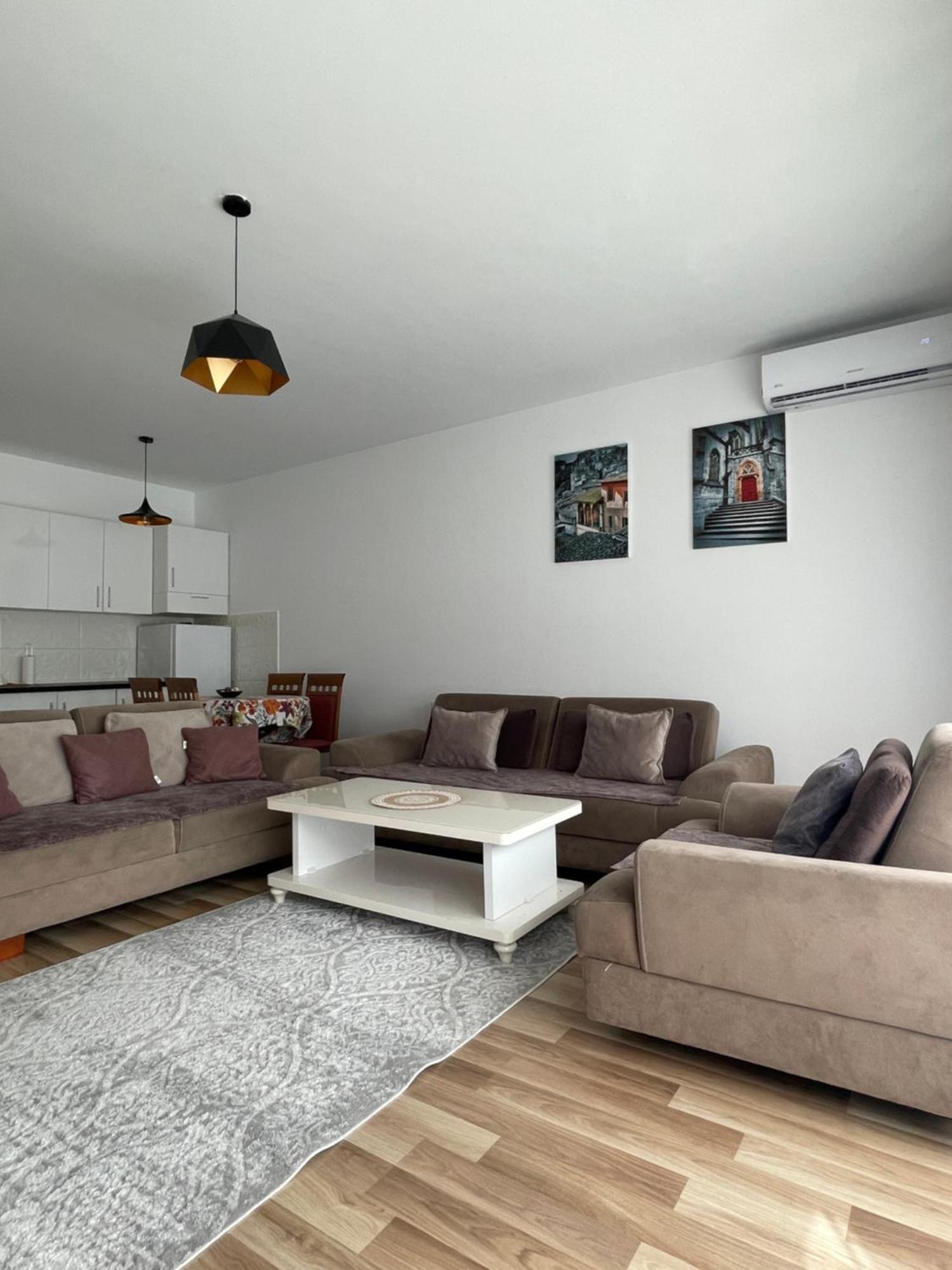 Entire Apartment - Near The Center Prishtinë Ngoại thất bức ảnh