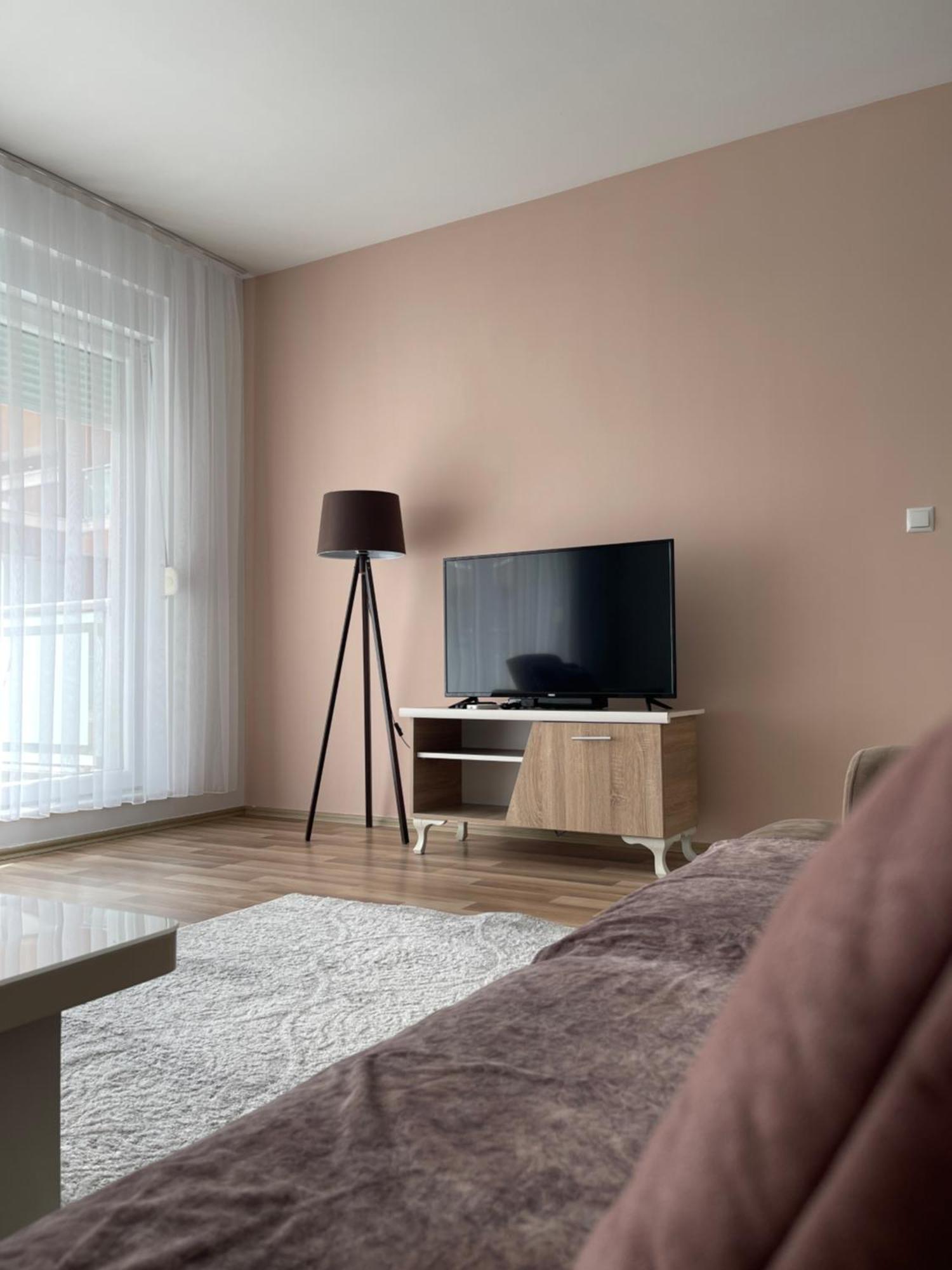 Entire Apartment - Near The Center Prishtinë Ngoại thất bức ảnh
