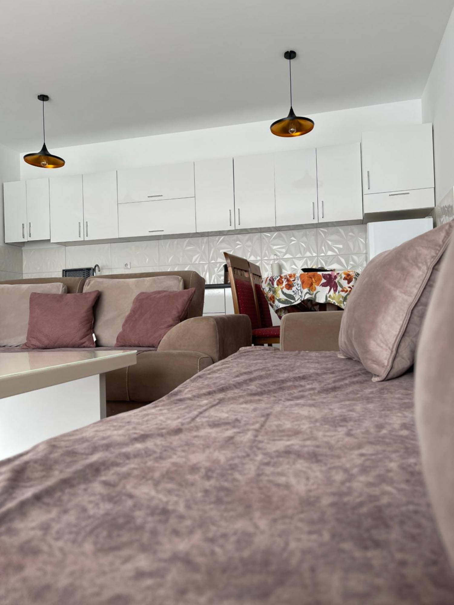 Entire Apartment - Near The Center Prishtinë Ngoại thất bức ảnh
