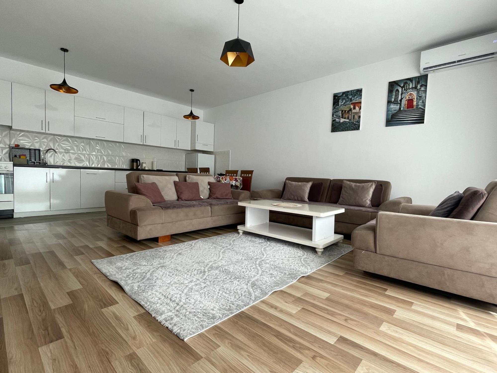 Entire Apartment - Near The Center Prishtinë Ngoại thất bức ảnh